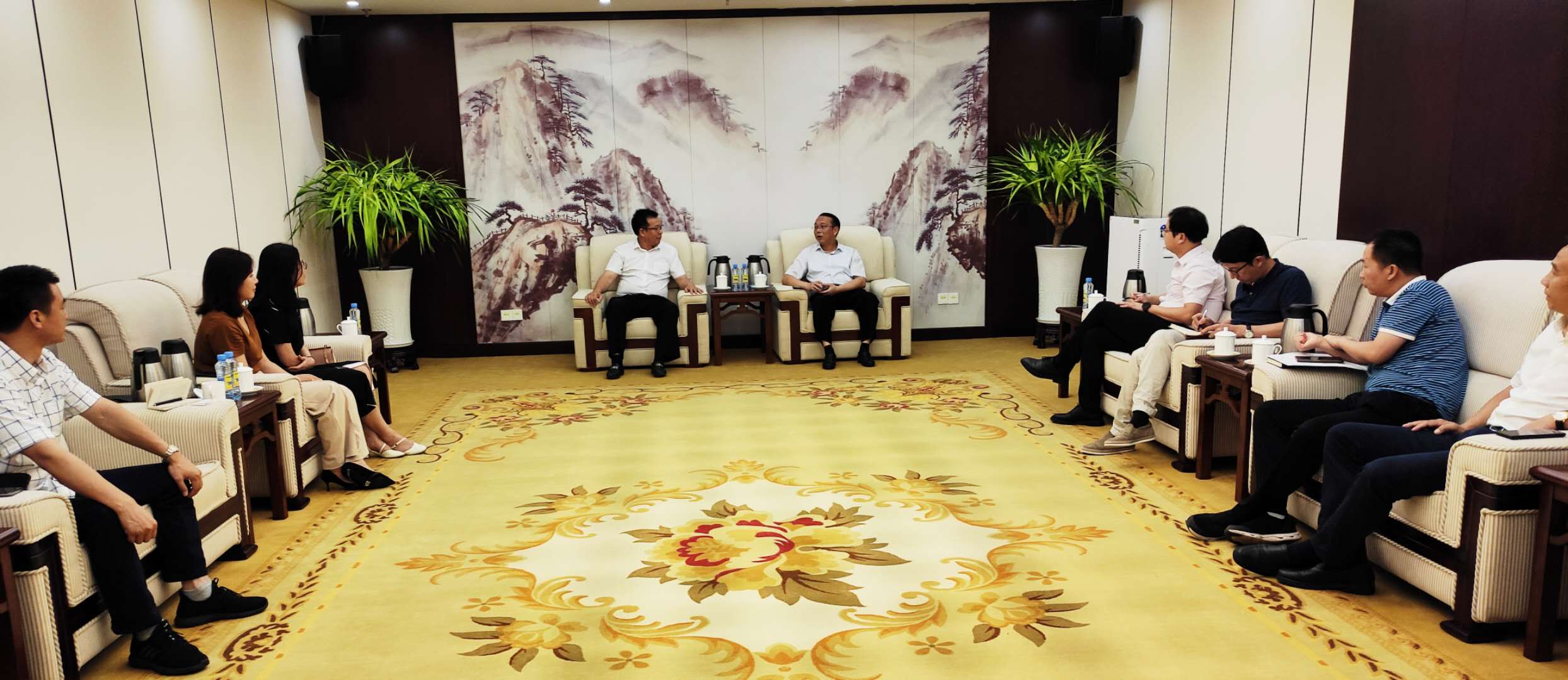 文章附图
